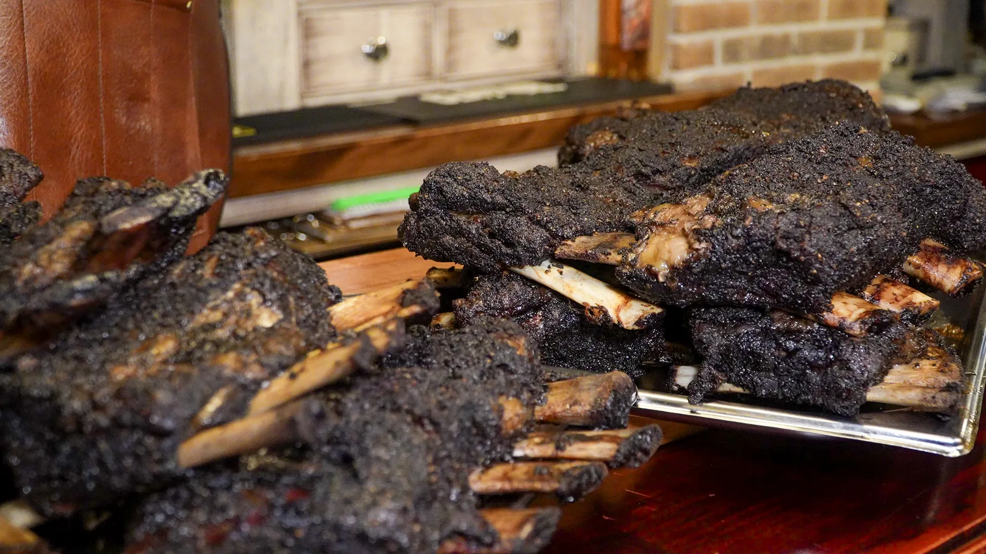 Short ribs affumicate sul vassoio